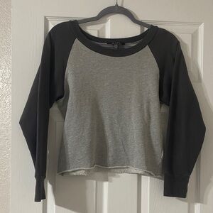 American Eagle Cropped Gray Color block Long Sleeve Top Size Small